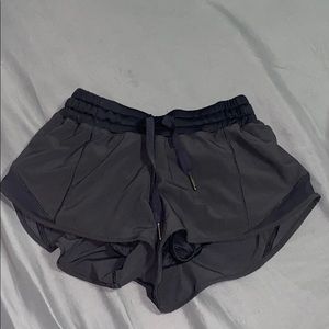 size 4 hotty hot lululemon shorts
